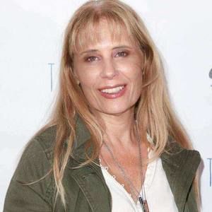 Meet your Posher, Chalyce